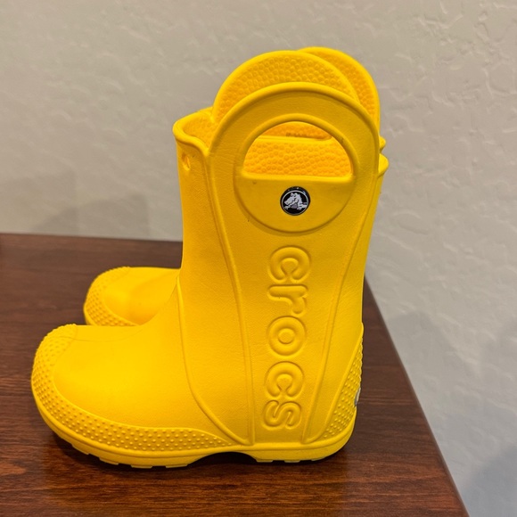 CROCS Toddler Bright Yellow Rain Boots - Picture 3 of 6